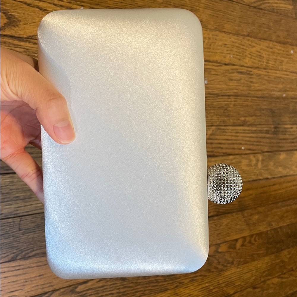 Nina Shoes Silver Clutch